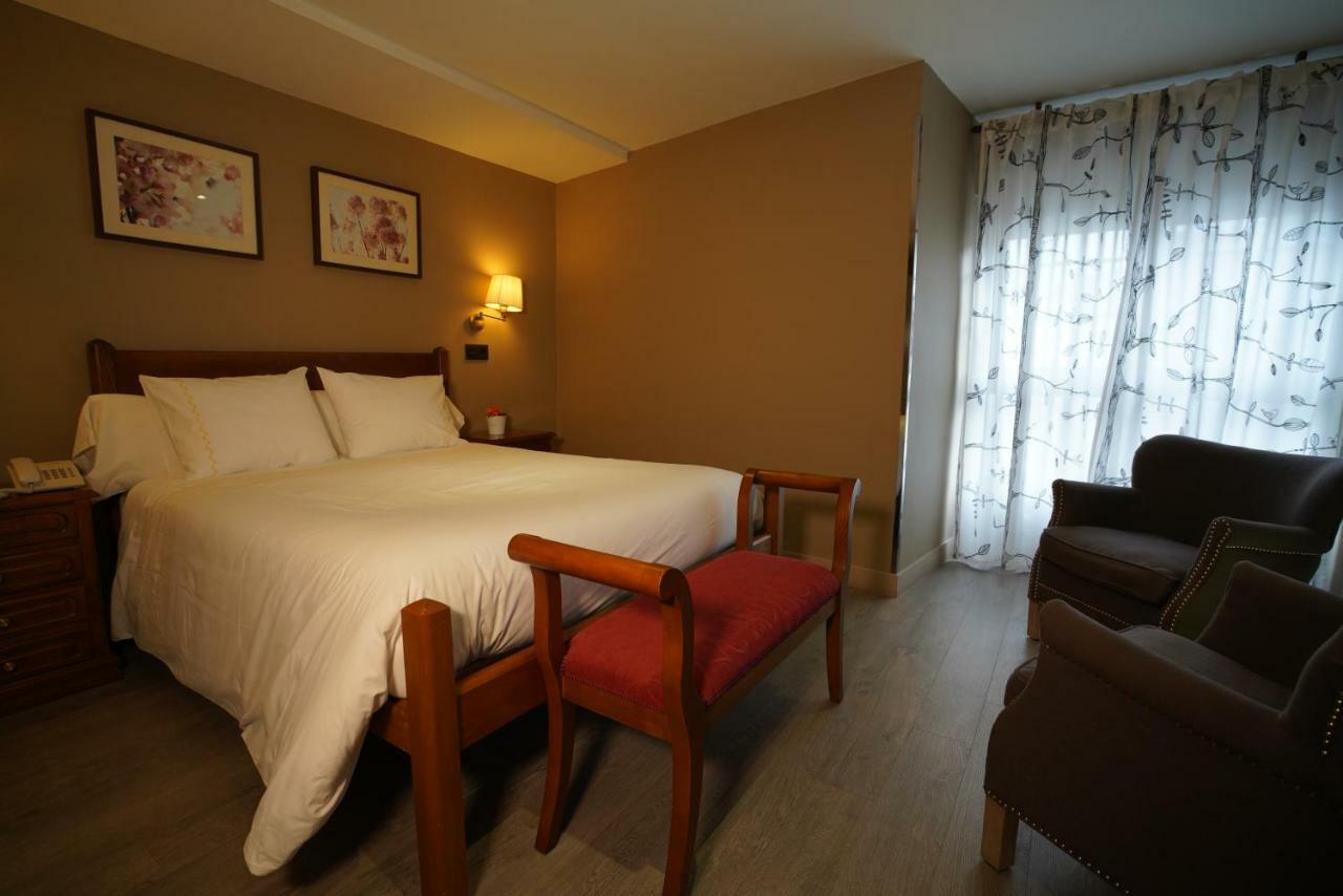 Hotel Arco Navia Exterior photo